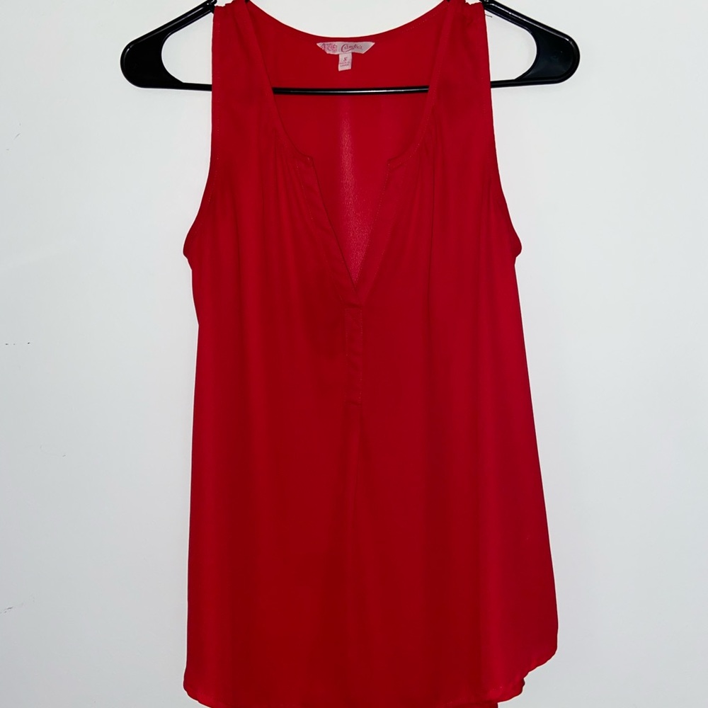 Red no sleeve blouse